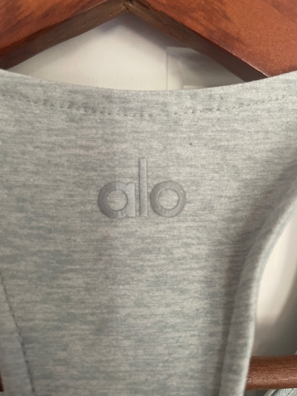 ALO Yoga Women's Light Gray-Blue High-Neck Racerback Sports Bra - Picture 4 of 4